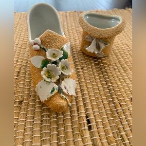 Vintagee porcelain miniature shoe and top hat